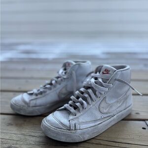 Vintage Nike Blazer Kids 77. Heavily Worn 6.5Y or 8 Women's